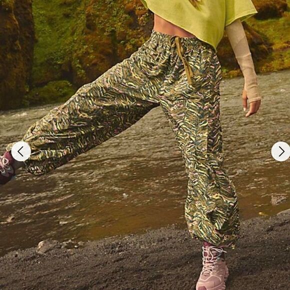 NWOT Free People Movement Cheetah Zephyr Balloon Pants High Waisted Baggy Street - Picture 2 of 11